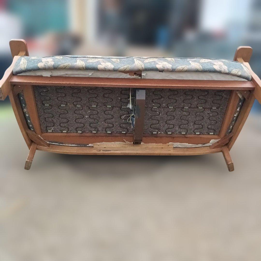 5077）カリモク　２人掛けソファー　難有品