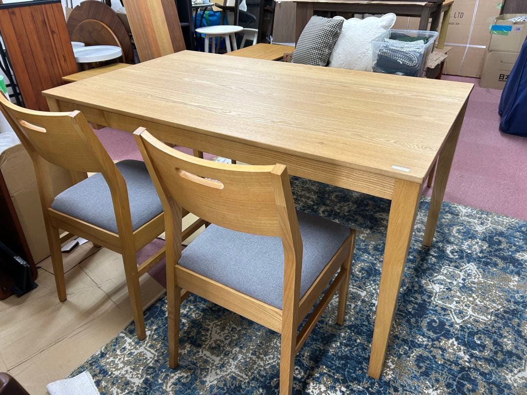 モデルルーム展示品木製ダイニングテーブル（テーブルのみ）