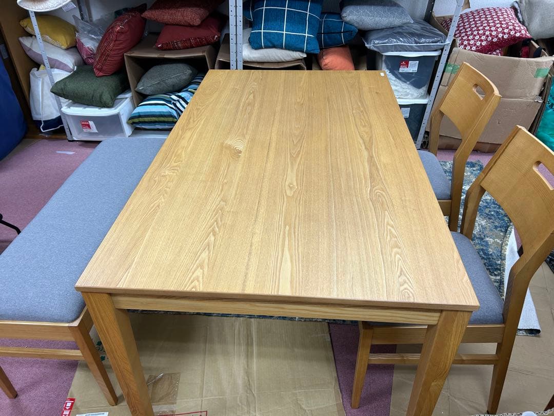 モデルルーム展示品木製ダイニングテーブル（テーブルのみ）