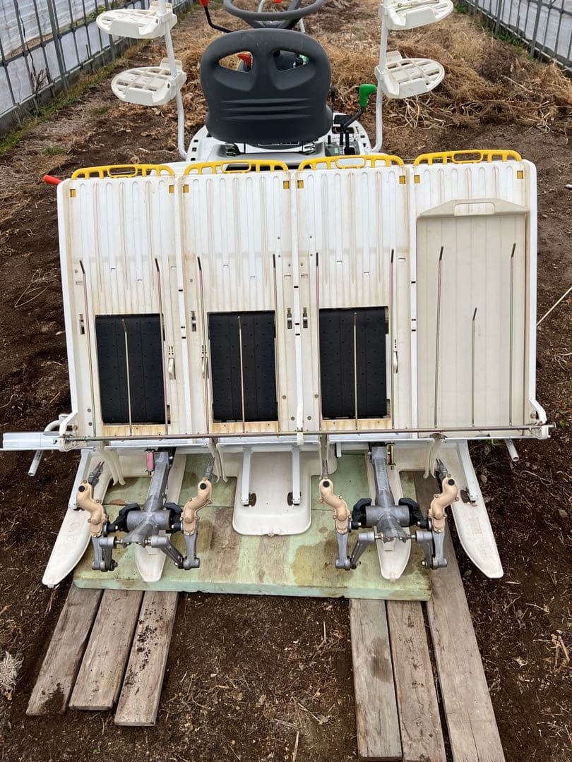 イセキ 田植え機 4条植え　ISEKI さなえPPS4