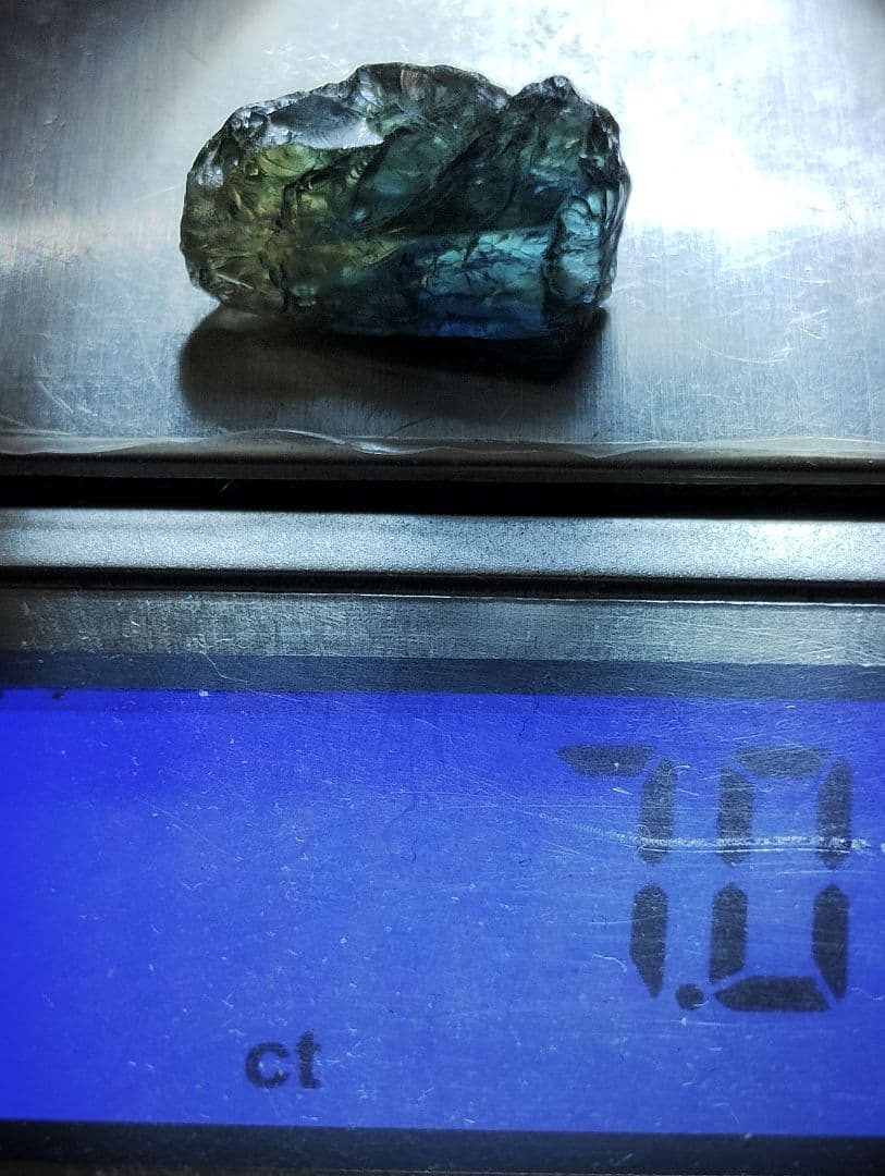 ケニア ガルバトゥラ産の サファイアの原石です。７ｃｔ