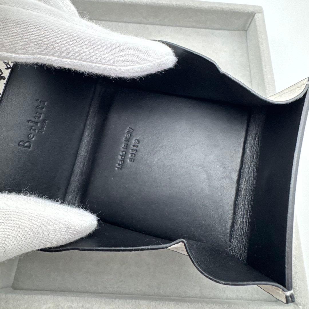 【箱付き】Berluti ケース　ホワイト　ロゴ　レザー　美品