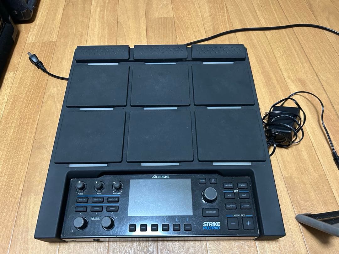 ALESIS STRIKE MULTIPAD【サンプリングパッド】