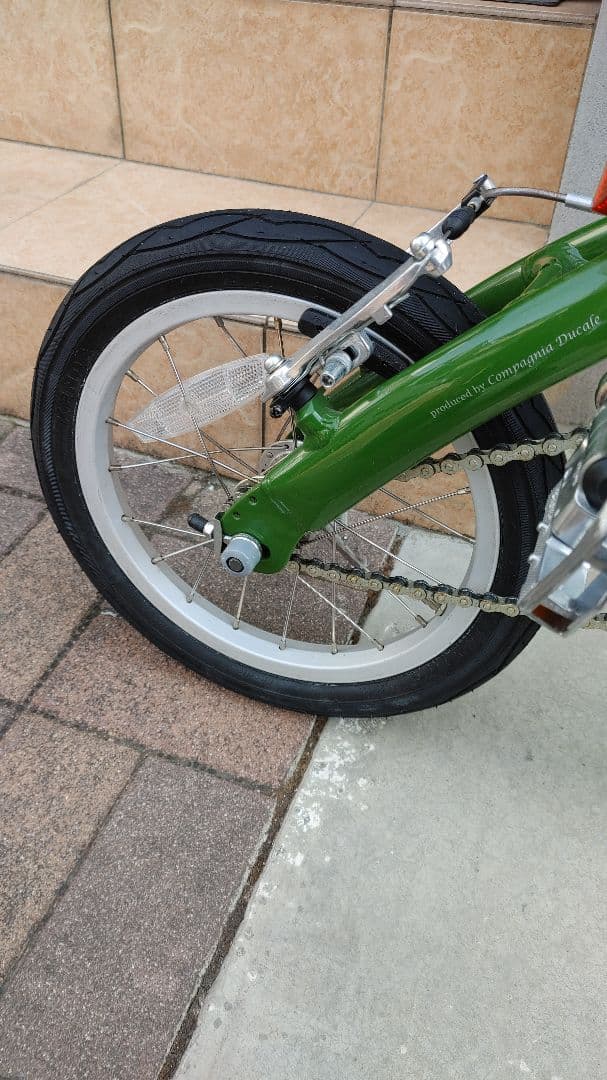 送料無料‼️車載可能❕FIAT 折りたたみ自転車 ミニベロ ダホン社製OEM