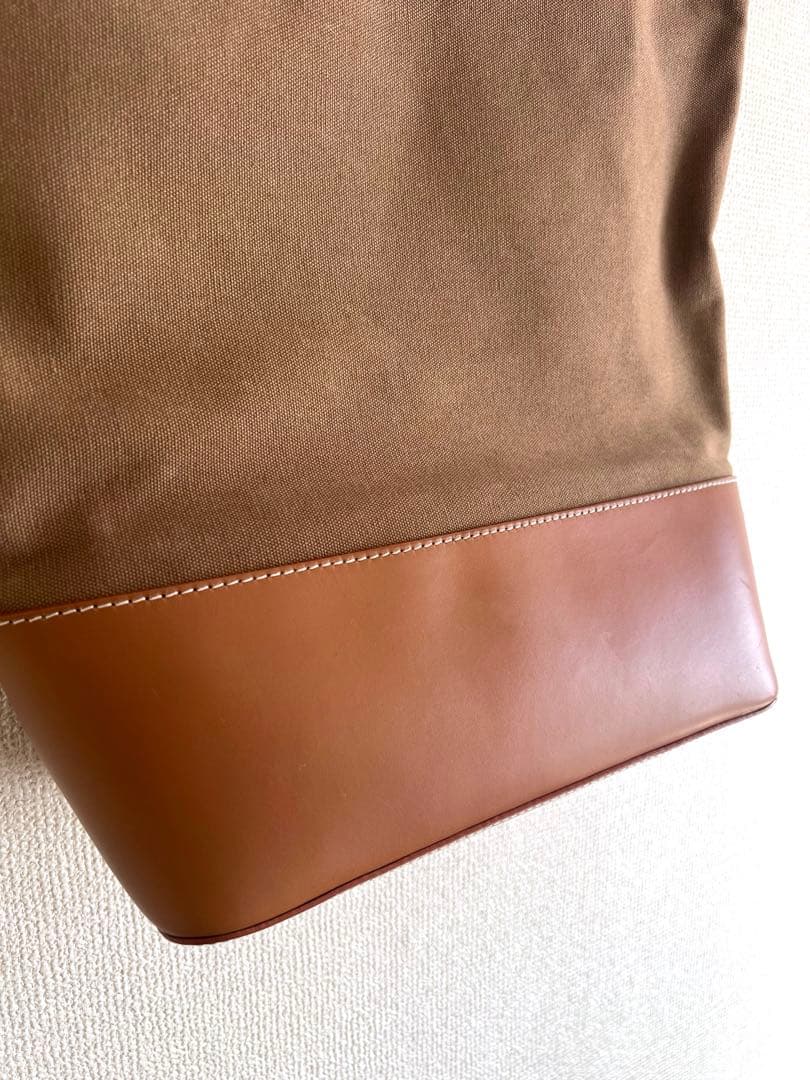 A.P.C アクセルトートバッグ　キャメル　レザー　大容量　ユニセックス