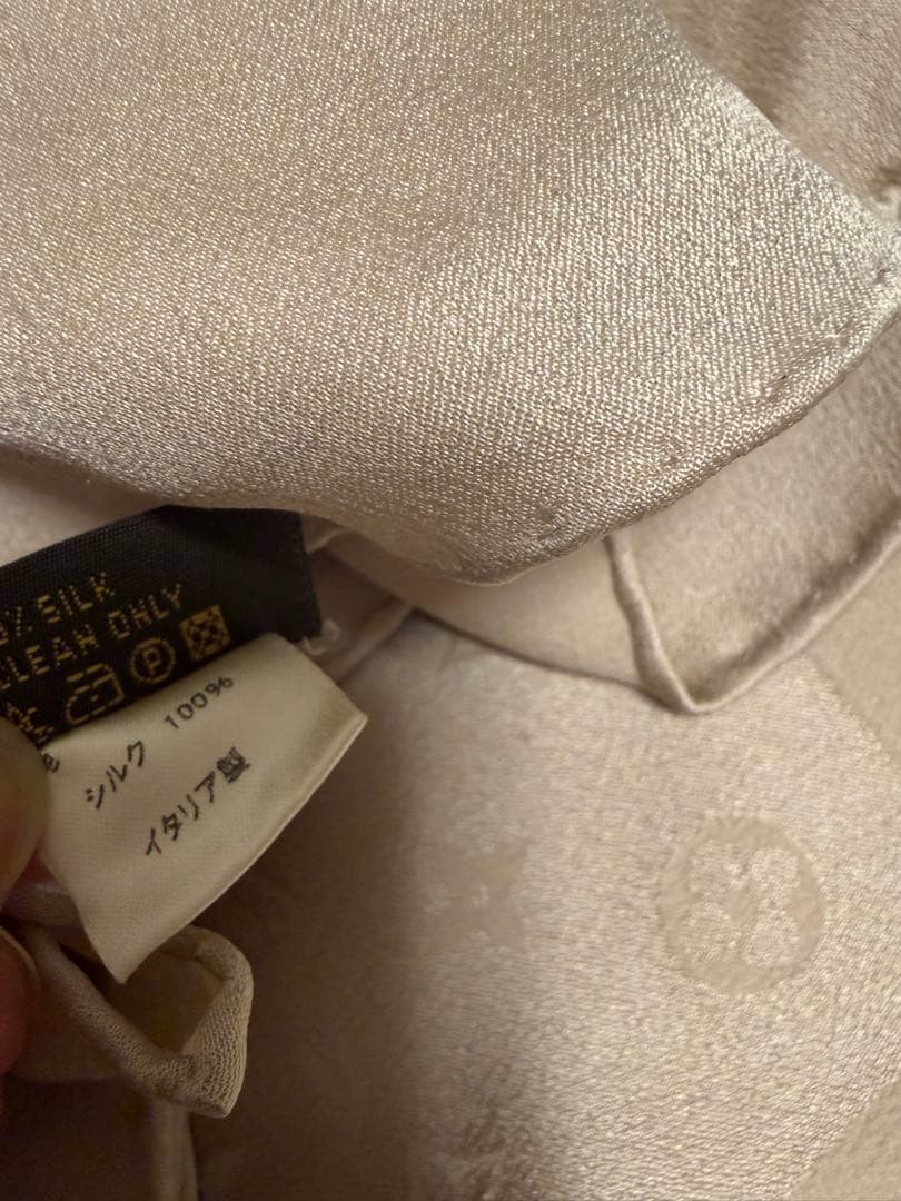 ルイ・ヴィトン ベージュ スカーフ モノグラム