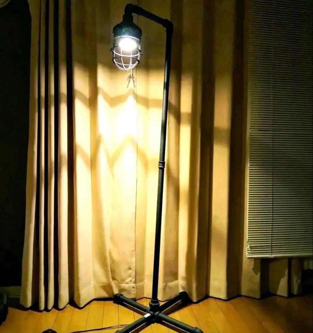 Kosel インダストリアル　フロアライト