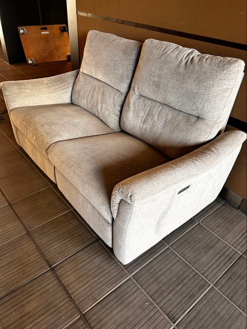 ニトリ　2人掛け　電動布張りリクライニングソファKK6133 BE/LGY