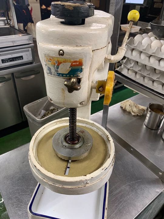 レトロ商品です、もちろん使用可能ですが多少のみ汚れはあります