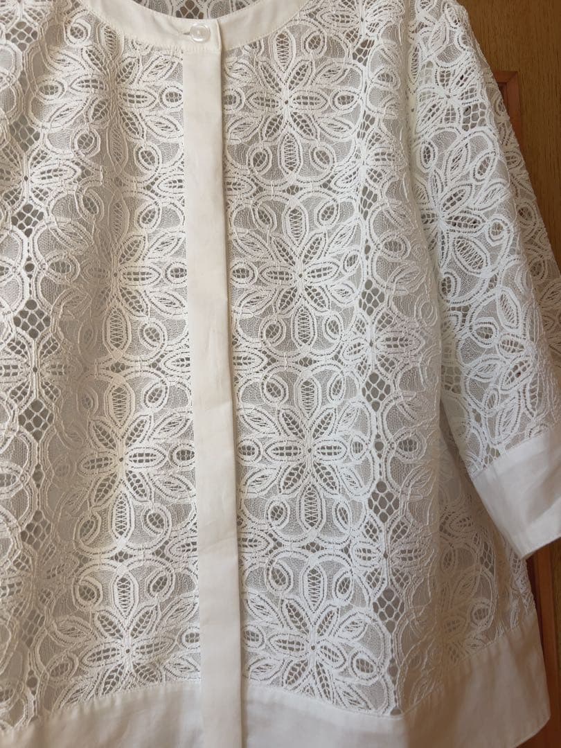 自由区【今季新作】フラワータイルレースブラウス