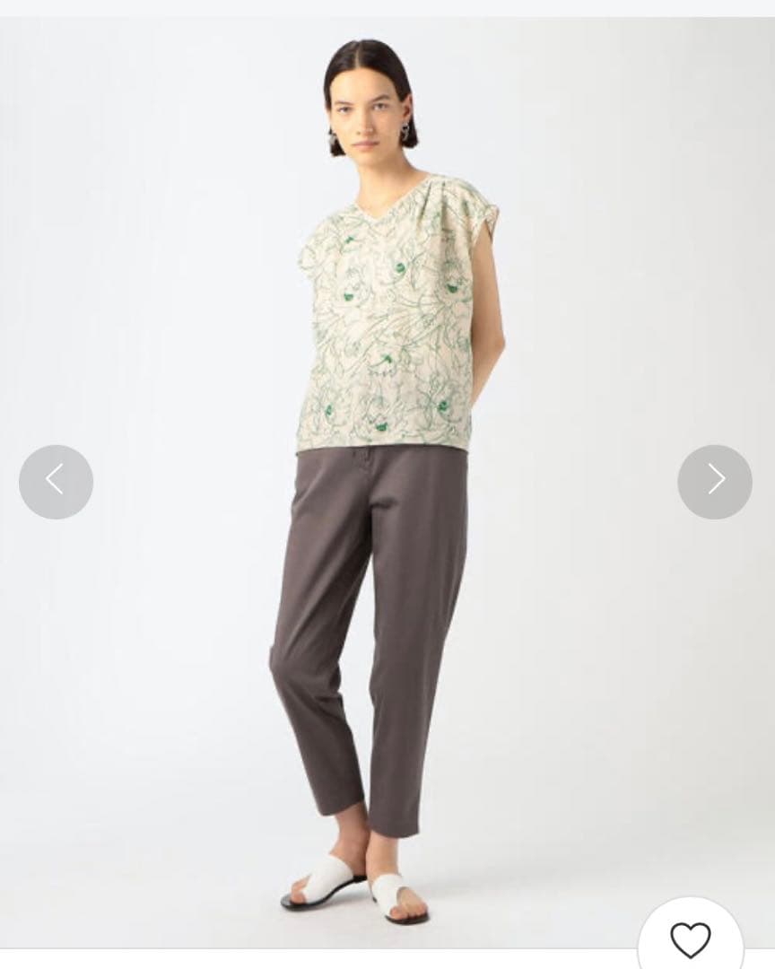 ラインリーフエンブロイダリーキャップスリーブブラウス　トゥモローランド