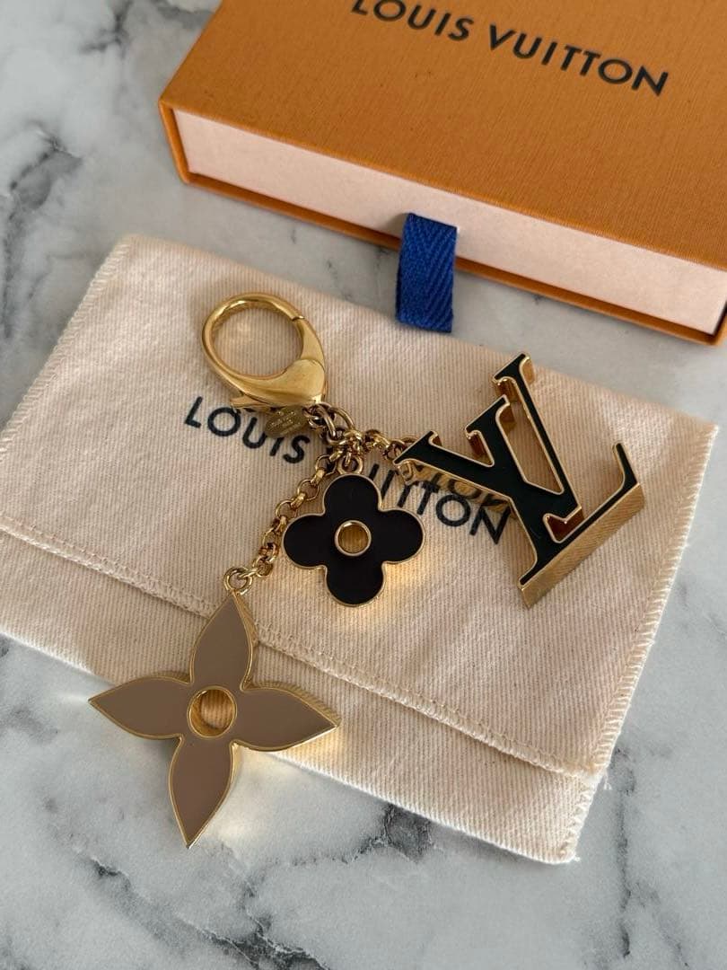 Louis Vuitton キーホルダー　チャーム ロゴ サックフルールドゥ