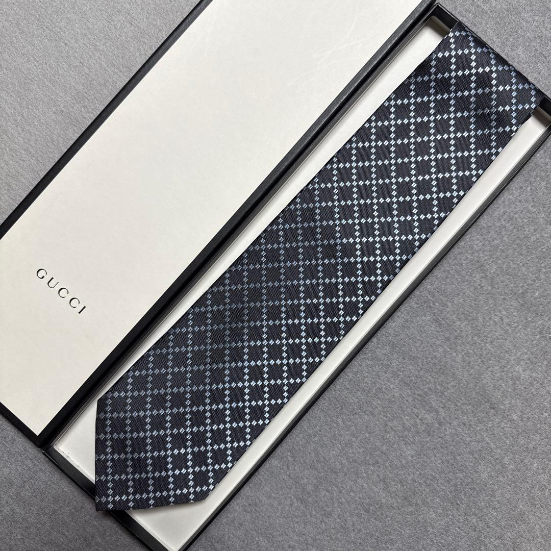 未使用　グッチ　ネクタイ　グレー　各紙　シルクジャガード