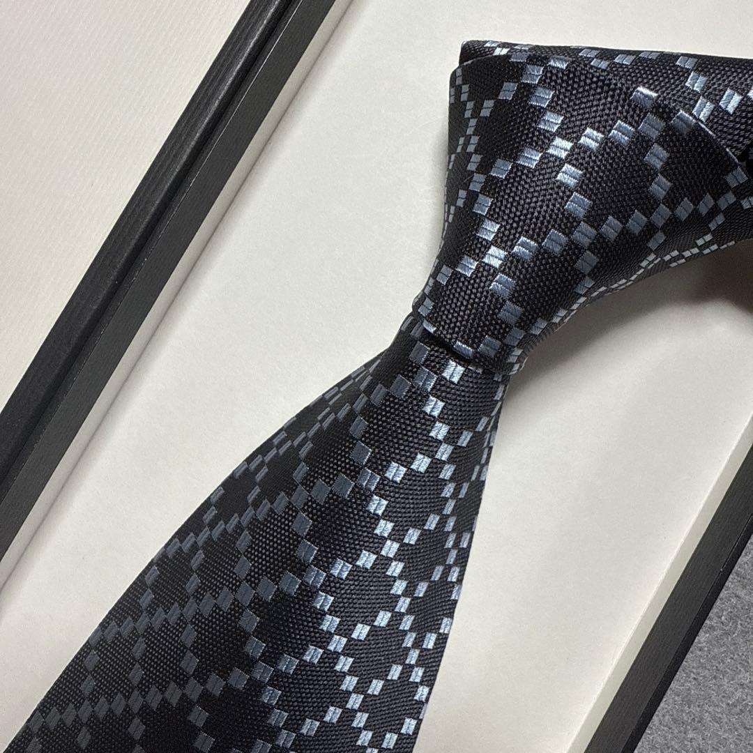 未使用　グッチ　ネクタイ　グレー　各紙　シルクジャガード