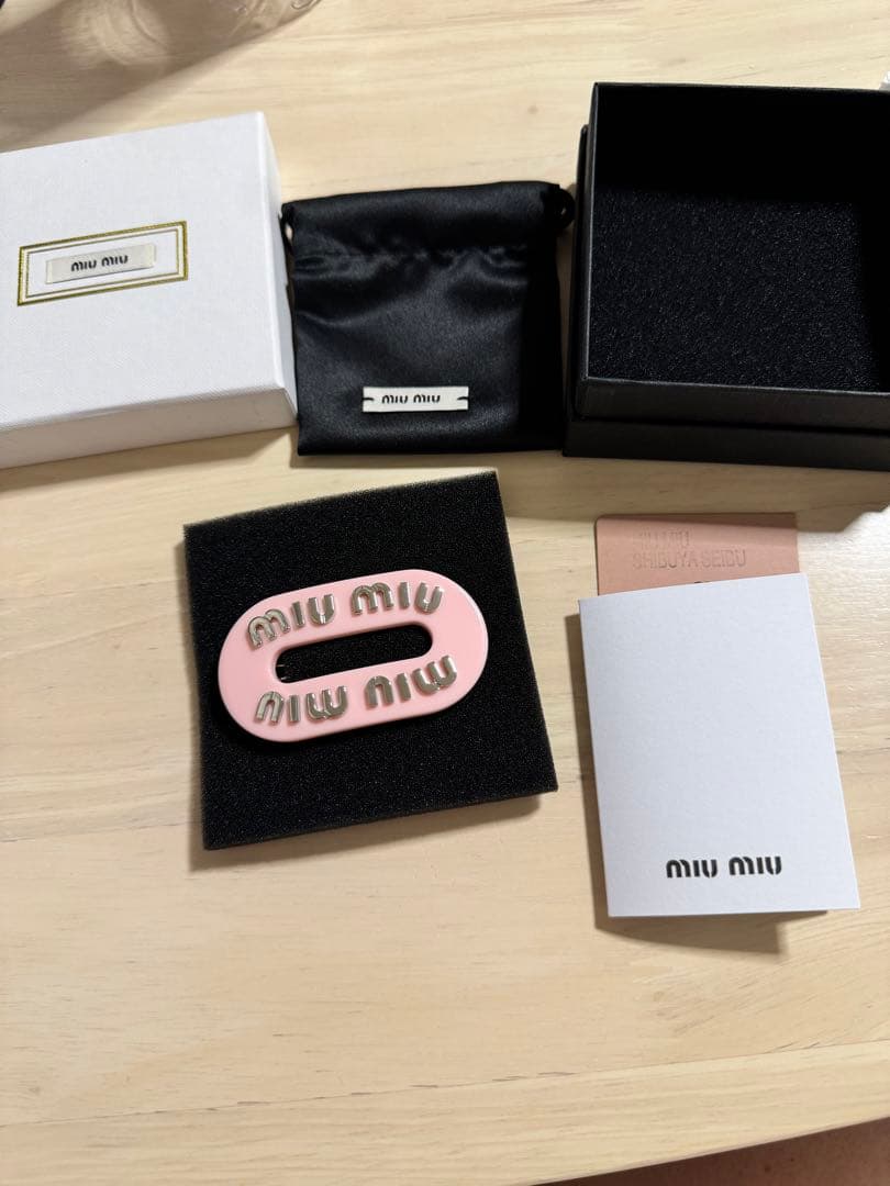 最終セール！　激レア品　新品未使用　miumiu ヘアピン
