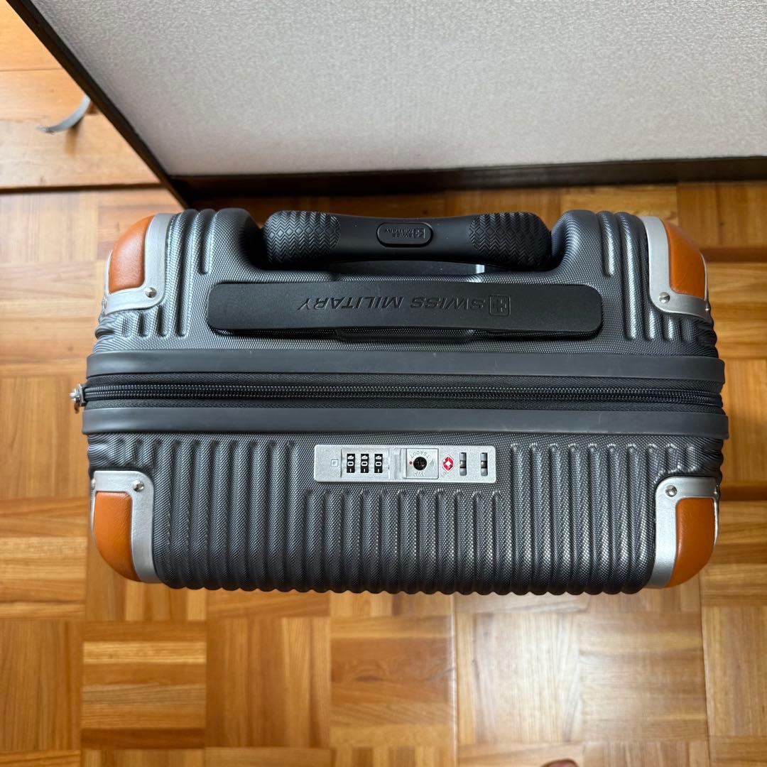 【展示品】SWISS MILITARY 機内持ち込みサイズ　キャリー　38.5L