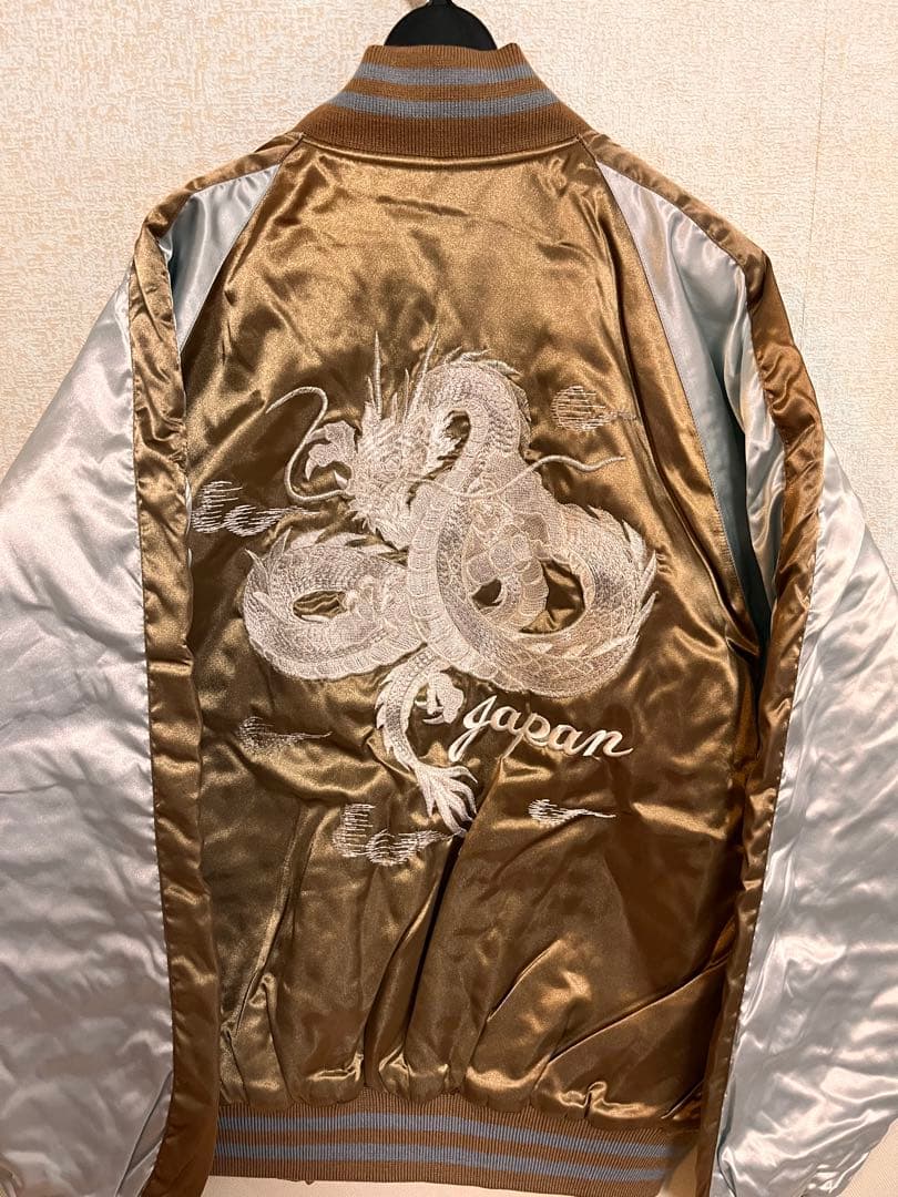 ［新品］ドラゴン刺繍 スカジャン 金色