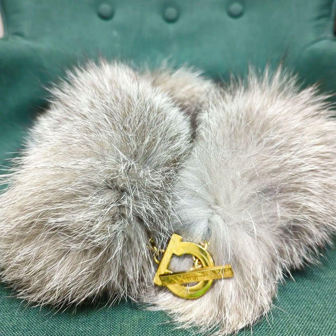 フェラガモFerragamoの　フォックスファーマフラー