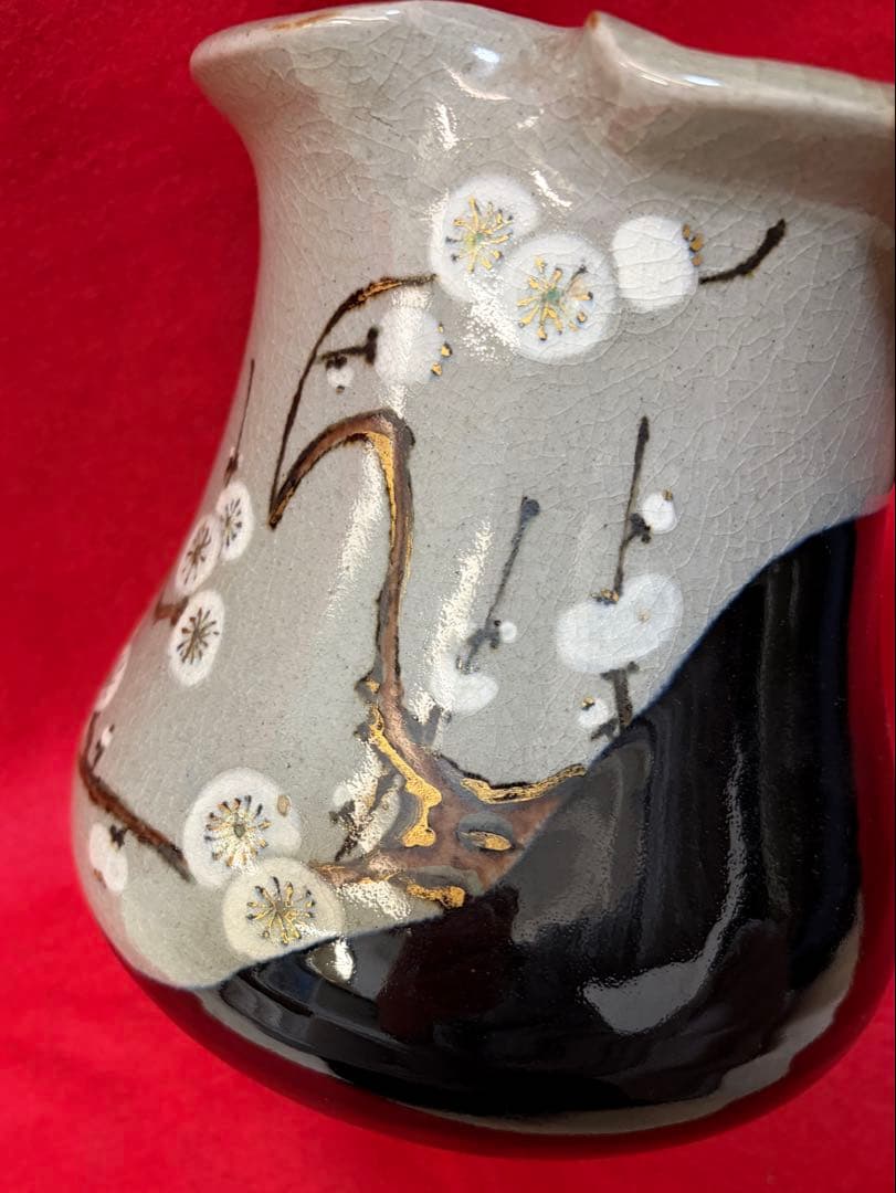 腰黒梅絵花瓶　金粉装飾　共箱付　初代眞葛香山作（江戸期天保13年生まれ）　銘あり