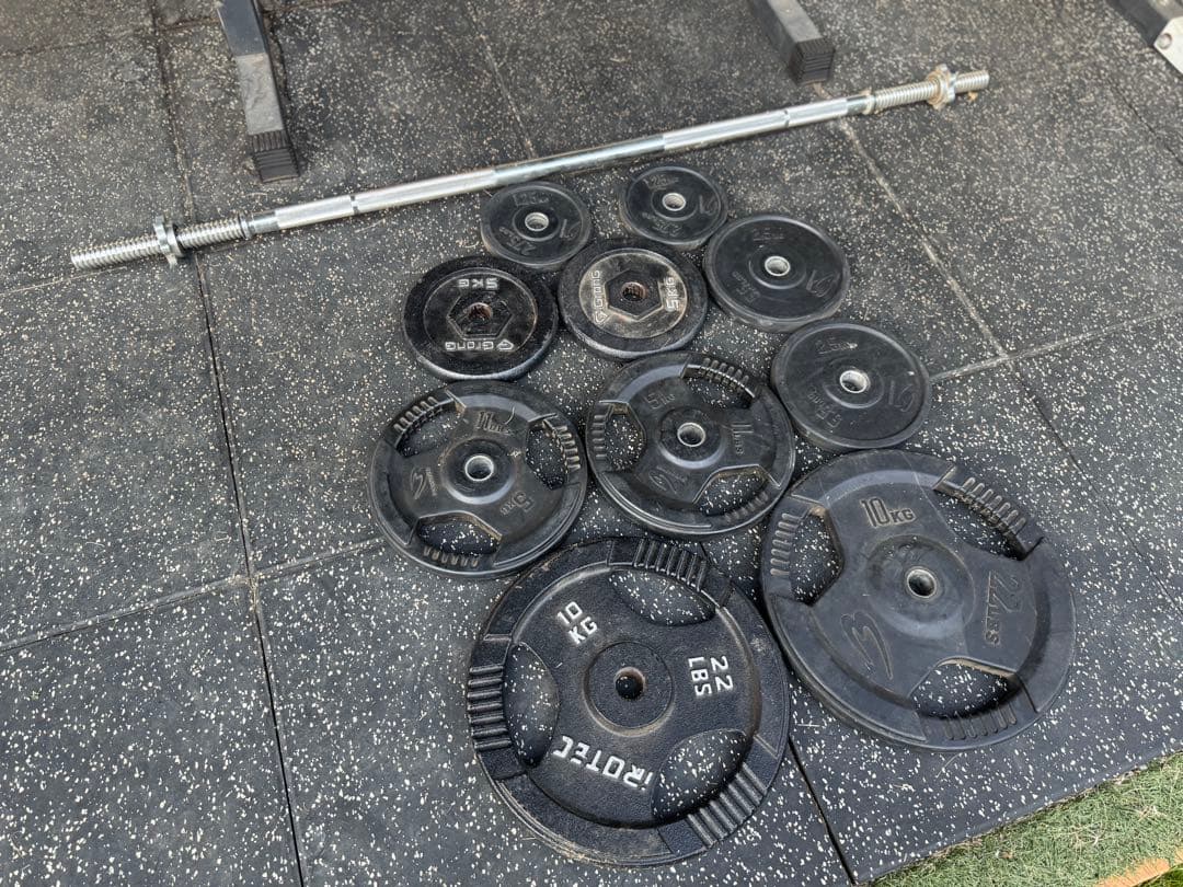 【初めての自宅トレに最適‼️】28mm径バーベルシャフト＋プレートセット