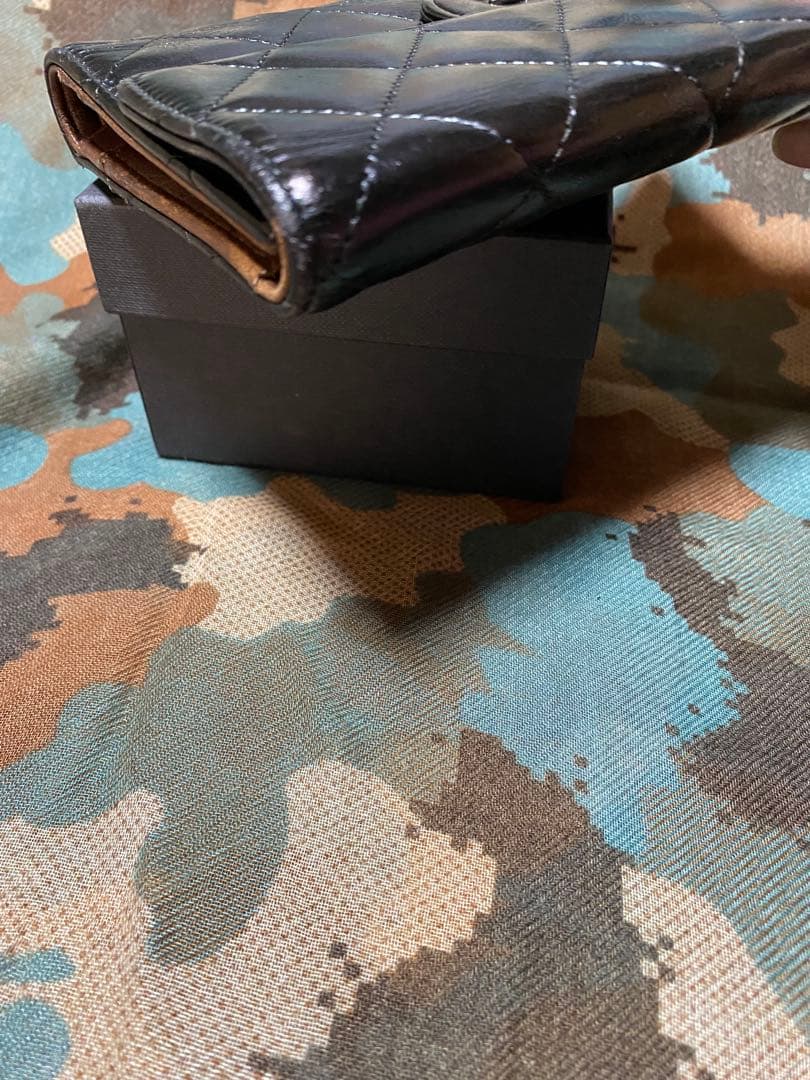 CHANEL ブラックレザー 折り財布