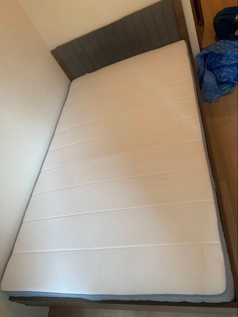 ＊東京都付近限定品＊IKEA ブルクスヴァーラ　セミダブル　ベッド