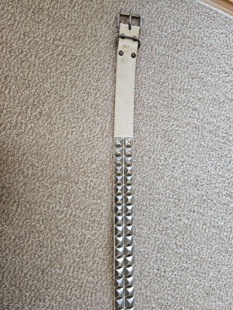 モダンアミューズメント スタッズレザーベルト ホワイト 白