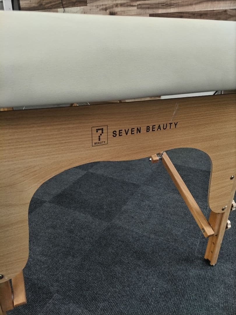 SEVEN BEAUTY 折りたたみマッサージベッド クリーム色