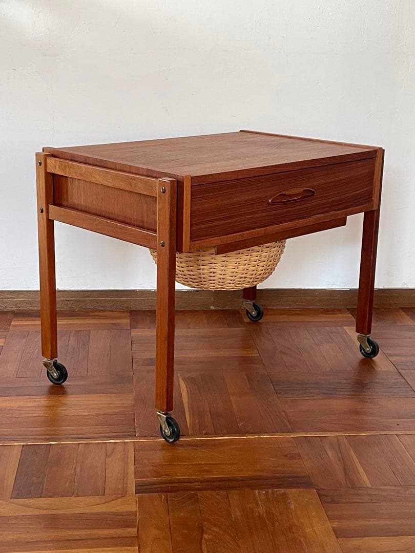 北欧 デンマーク ヴィンテージ チーク オイルフィニッシュ ソーイング ワゴン