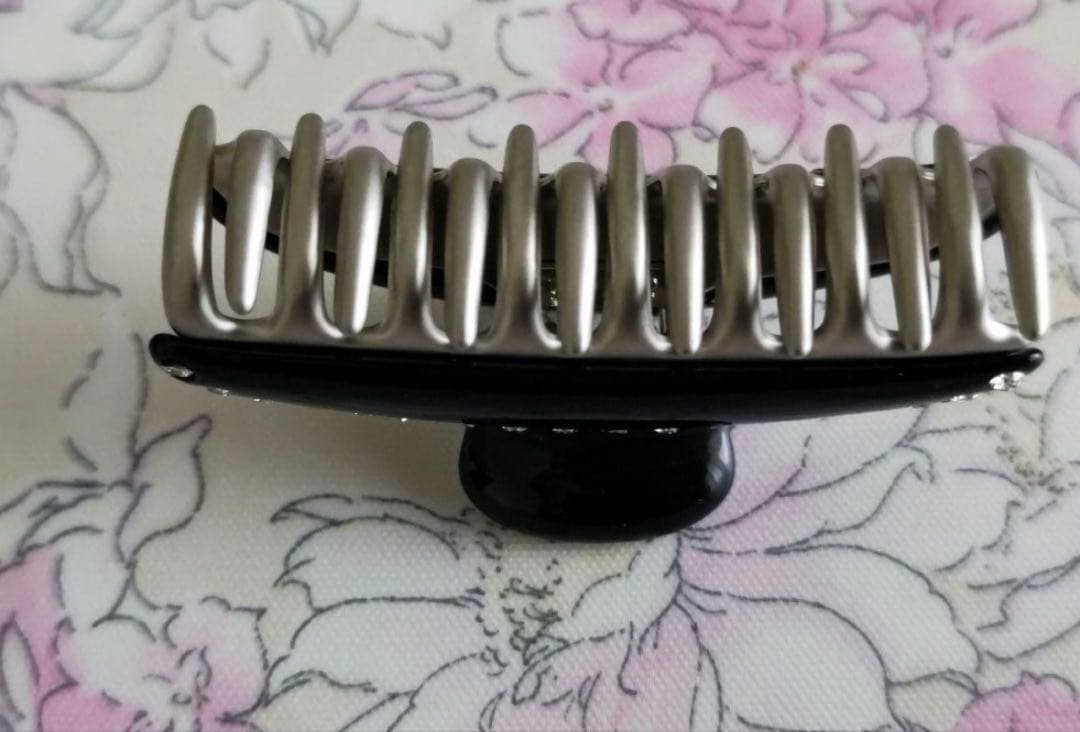 acca❤︎ティアラヘアクリップ❤︎ブラック