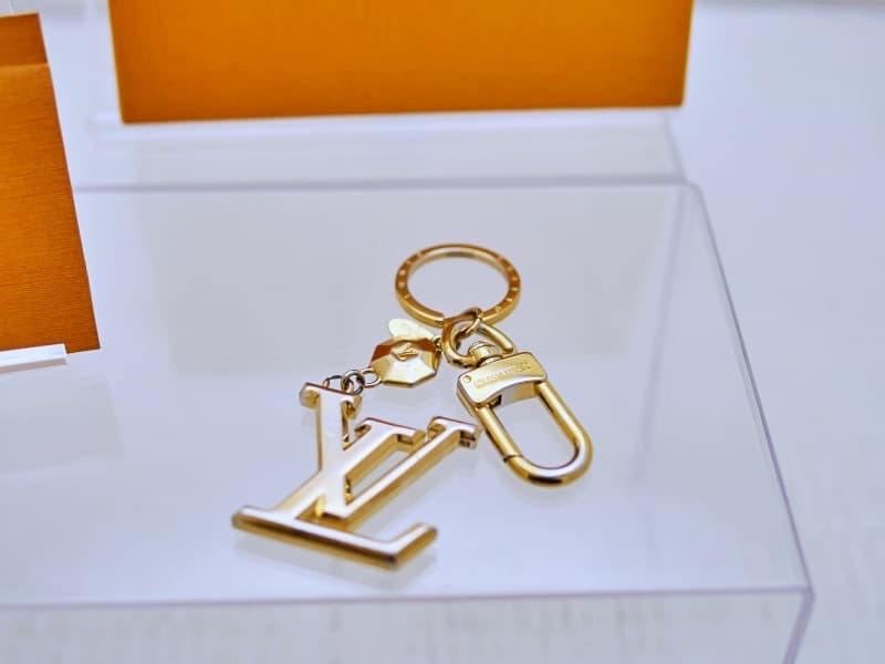 ⭐️美品　ルイヴィトン LOUIS VUITTON LVファセット キーホルダー