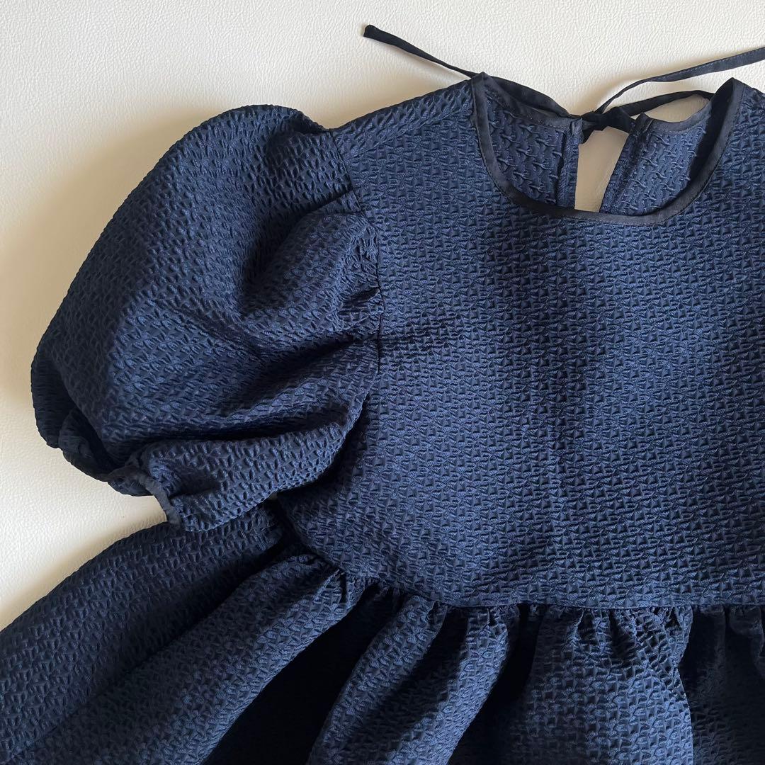 美品　Bluelea ジャガードブラウス　ネイビー　パフスリーブ　フリル　リボン