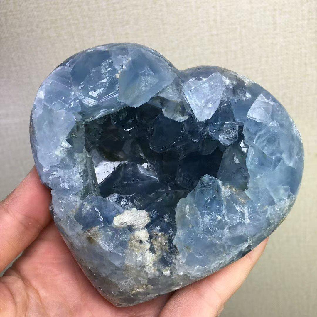 AAAAAAAA級天然ハート型セレスタイト原石B0109/YS/320A