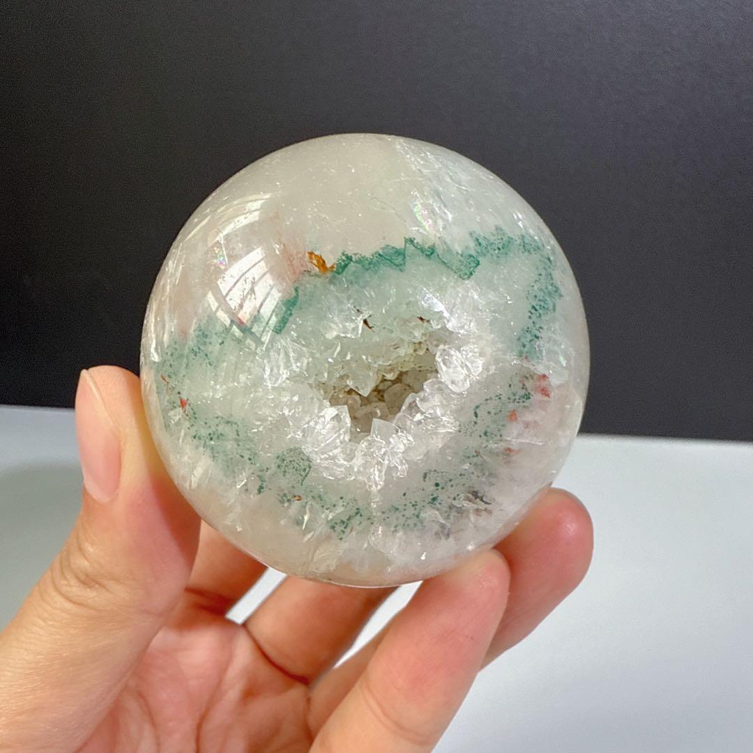 天然石水晶共生瑪瑙の笑い口　置物　スフィアNO.080703