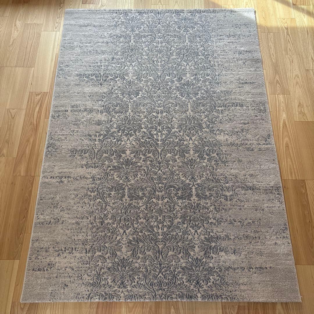 ヨーロピアン絨毯　ラグ　トライバルラグ　ベルギー産