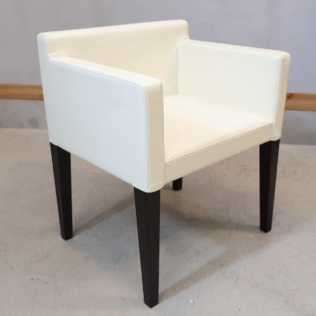 カッシーナ カトリーヌ・メミ アームチェア ダイニングチェア 革 ラウンジチェア