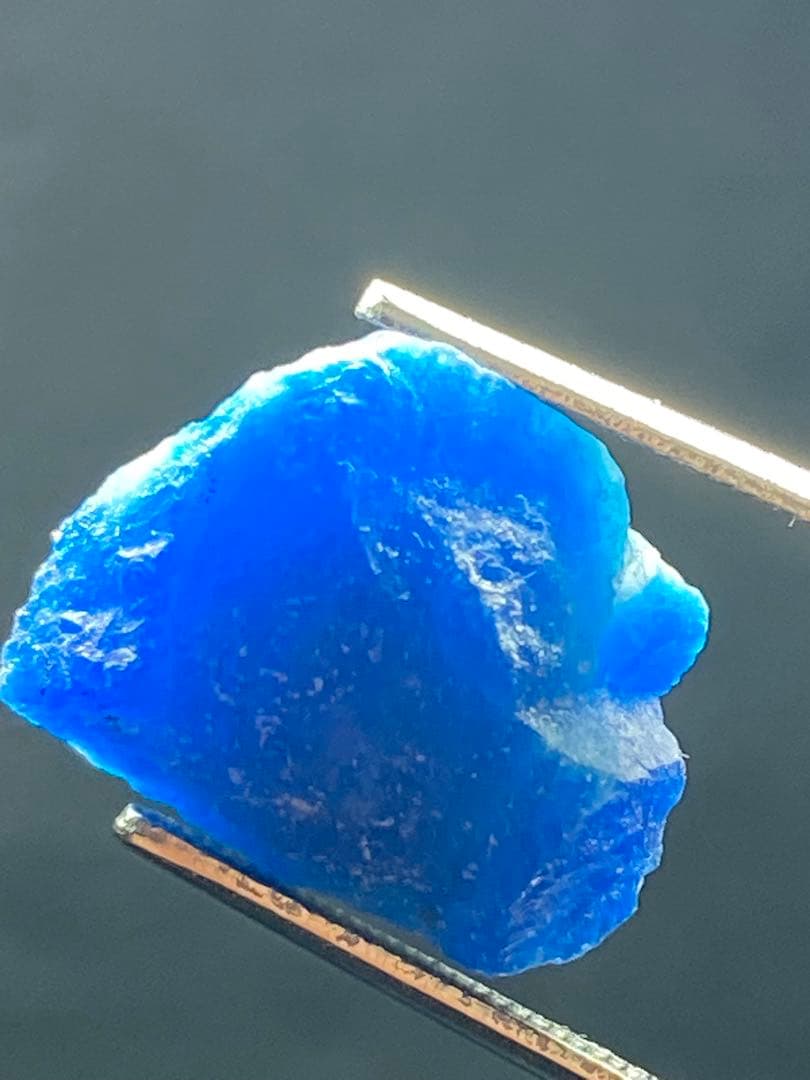 ハユーン　アウイン　アウイナイト　10.8ct 原石 コバルトブルー