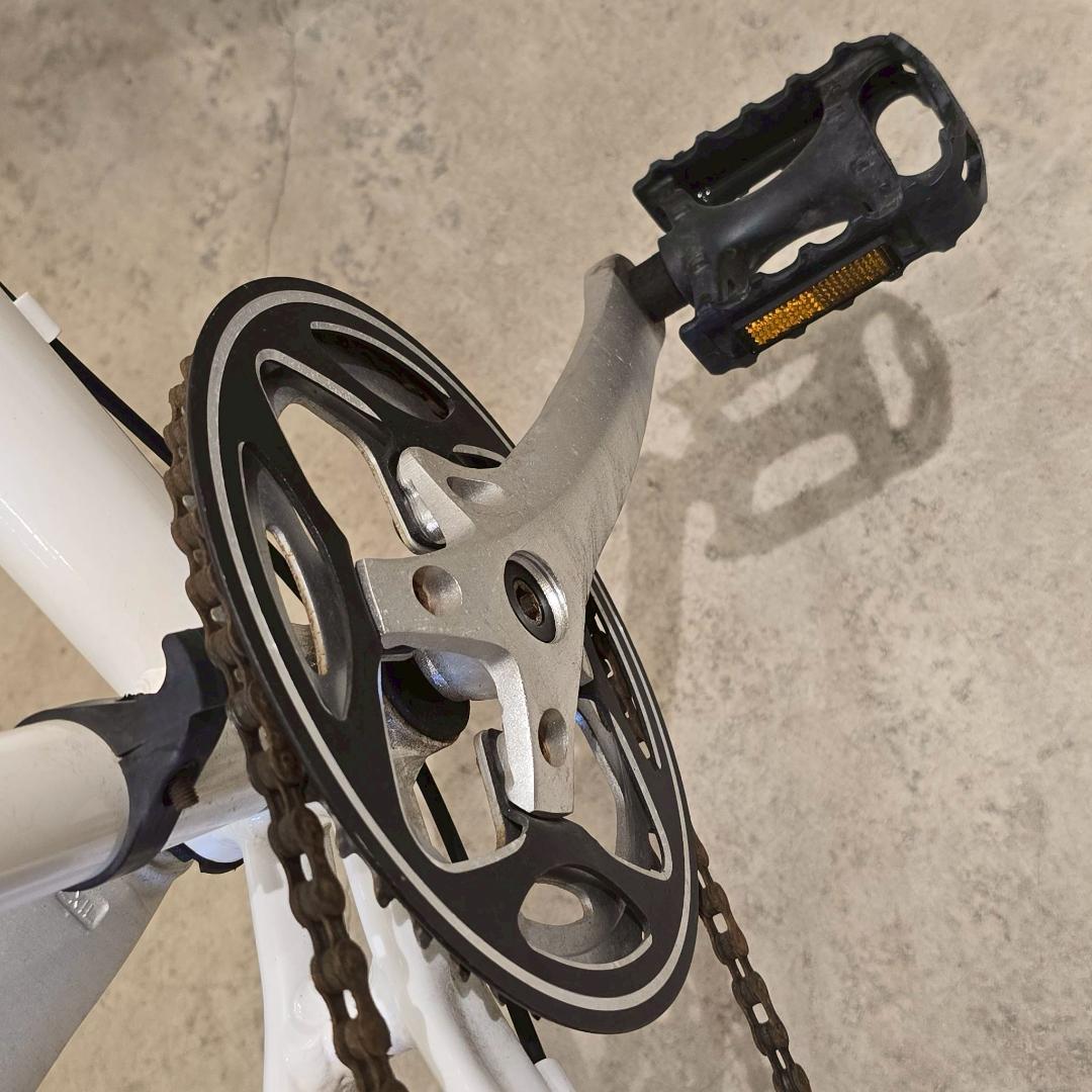 【引取限定】 GRAPHIS グラフィス GR-001G クロスバイク ホワイト