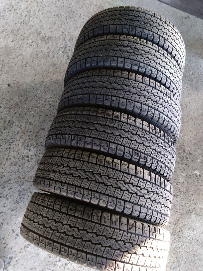 205/70R16 スタッドレス　6本セット その１
