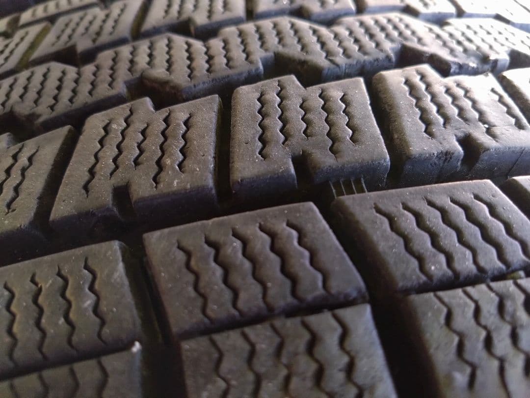 205/70R16 スタッドレス　6本セット その１