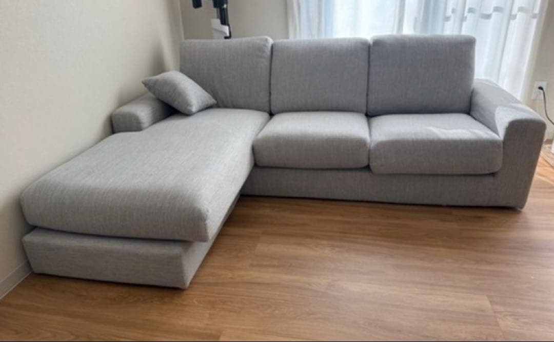 ニトリの布張りカウチソファ