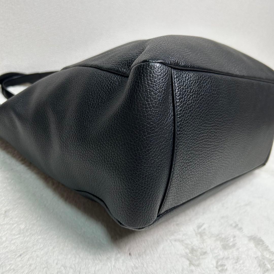極美品　FURLA リバーシブル仕様　A4収納可　シボ革　トートバッグ　黒
