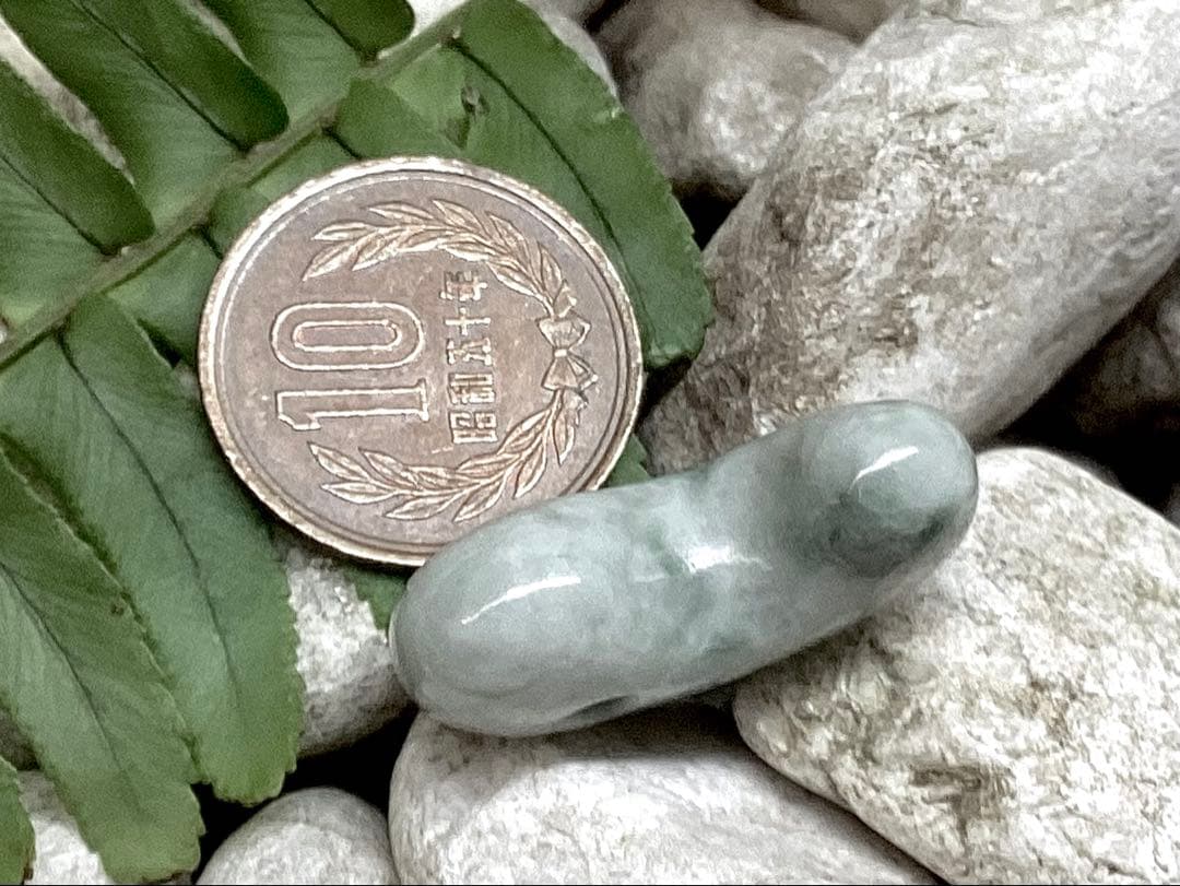 過密な結晶‼️ 古代より神宿る糸魚川翡翠勾玉　吉祥開運の守護石をお身近に　鑑別書付