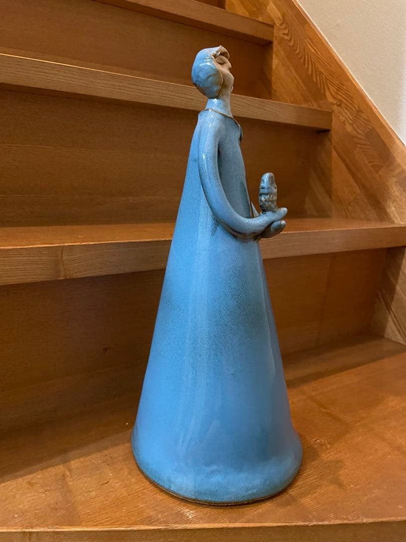 フクロウ　女性　陶器オブジェ　陶人形