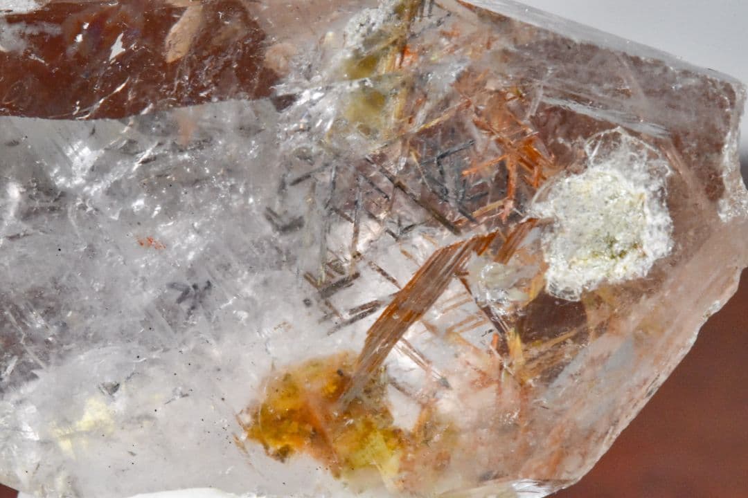 パキスタン スカルドゥ産 グリッドルチルインクォーツ ダブルターミネーション