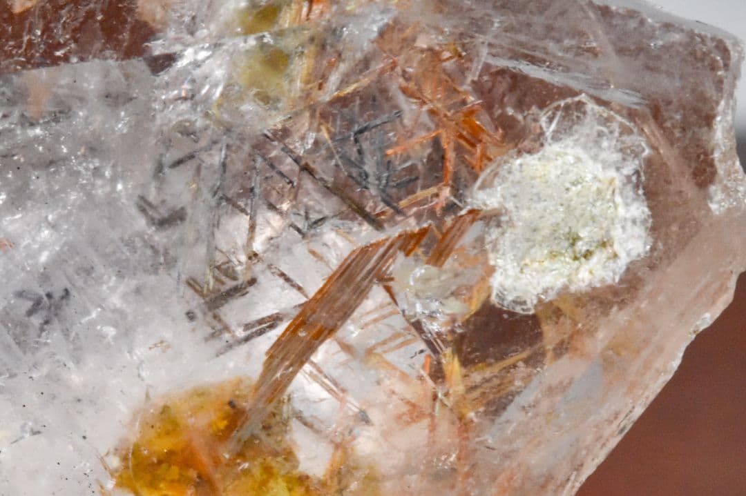 パキスタン スカルドゥ産 グリッドルチルインクォーツ ダブルターミネーション