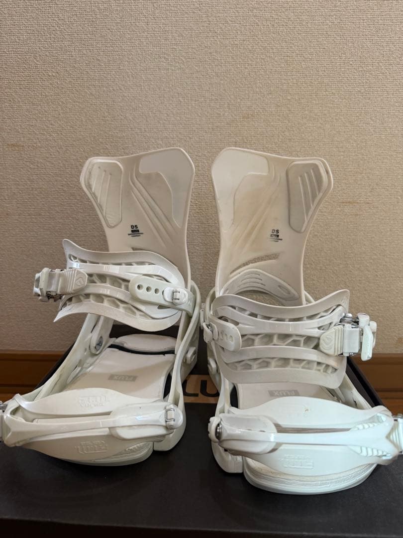 flux ds ビンディング　スノーボード　sサイズ　23-24モデル