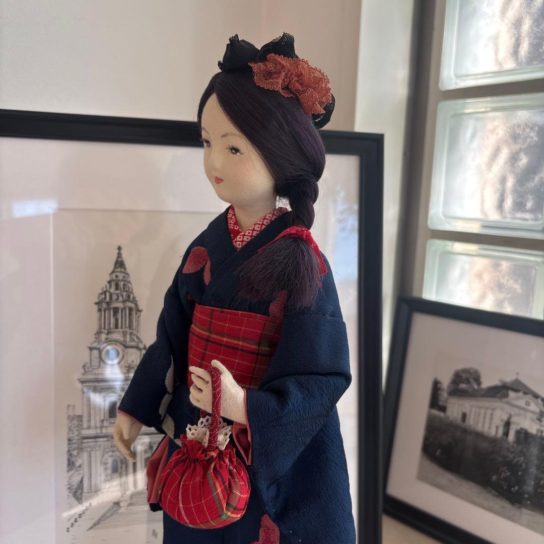 和服の人形 黒髪 花飾り　状態とても良いです