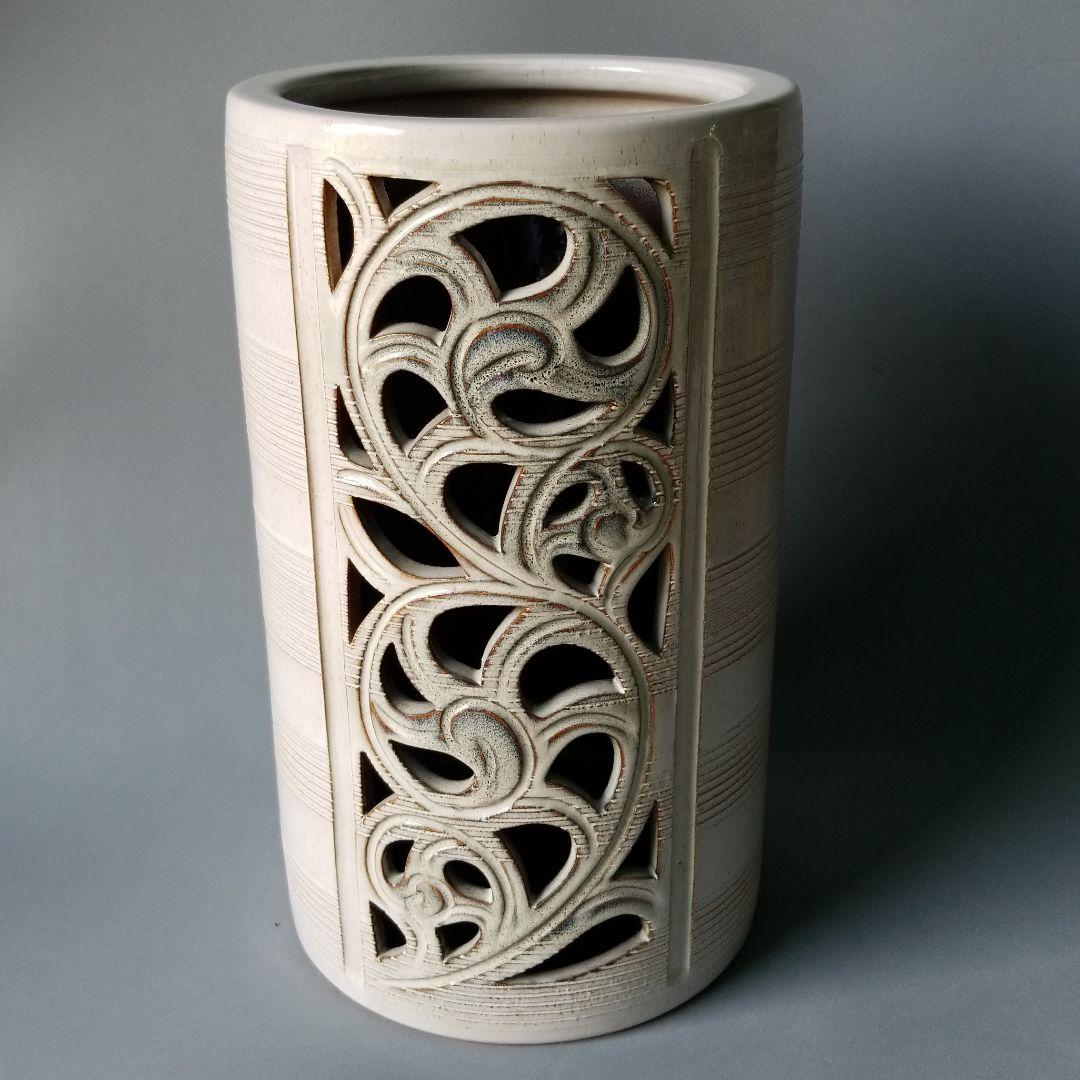 お値下げしました⤵信楽焼傘立て  前面花彫り 高さ４５cm