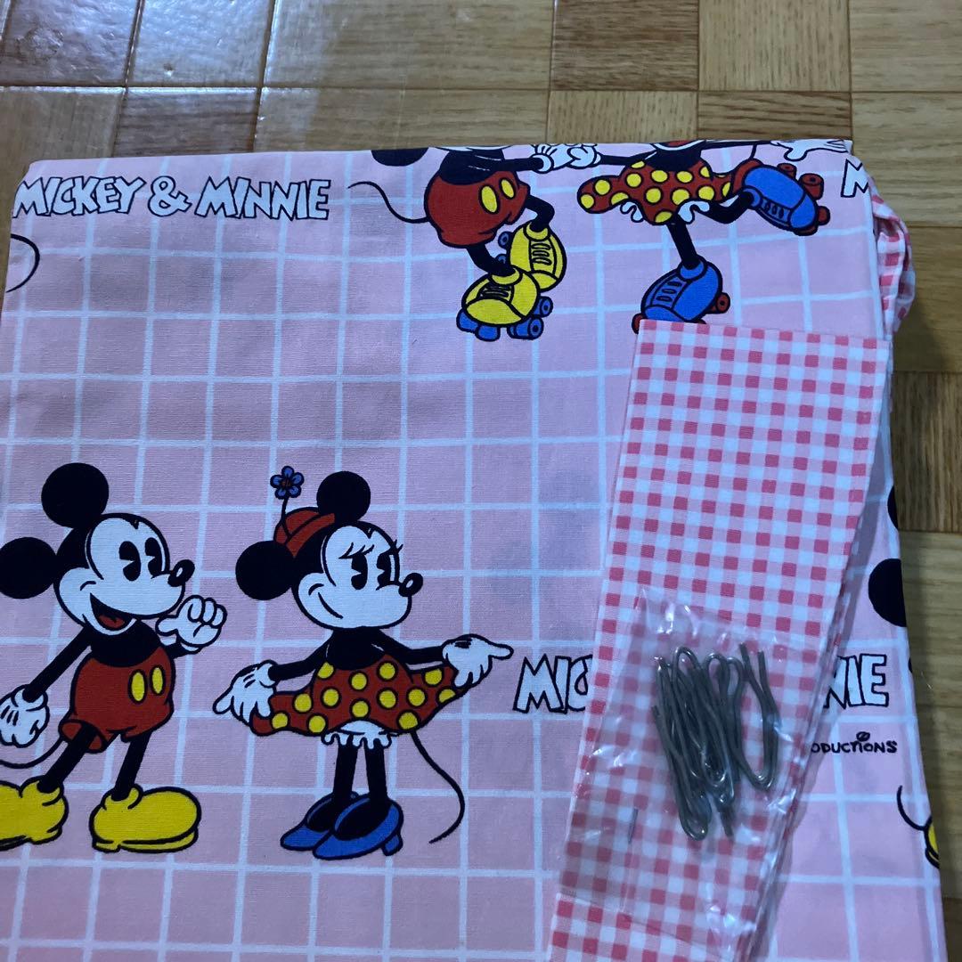 ディズニー　ミッキーマウス　ミニーマウス　カーテンレトロ　縦130 横103